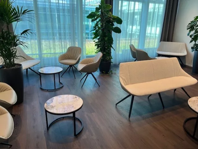 Warteraum _ Die Bauchpraxis